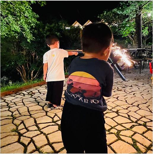 周杰伦▲周杰伦新歌重回水准!幸福写的歌都甜过头,歌词“双人舞”秀恩爱