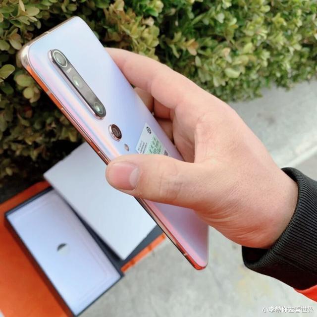 旗舰机|一年一换千元机还是三年一换买旗舰？维修点老伯很实在，说心坎了