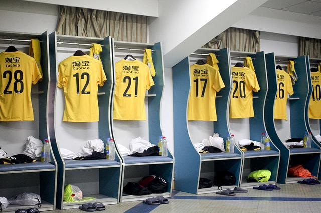 广州恒大的内乱开始了？功勋球员对媒体说的话到底有什么内幕？