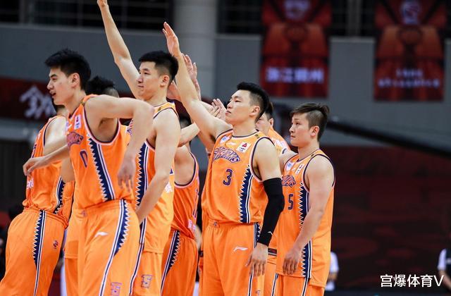 「李根」CBA大牌球星被弃用！刘炜下狠手 今夏离队成定局？