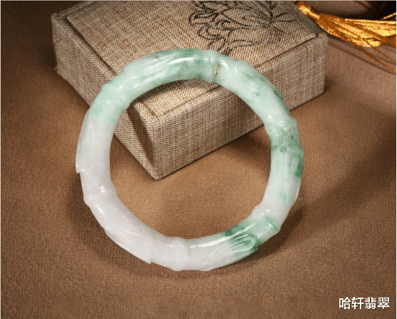 翡翠|步步高升，节节生长——翡翠竹镯你认识吗？