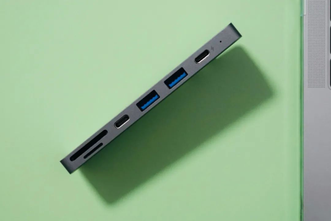 苹果|Anker七合二苹果本扩展坞，高速传输爽到爆