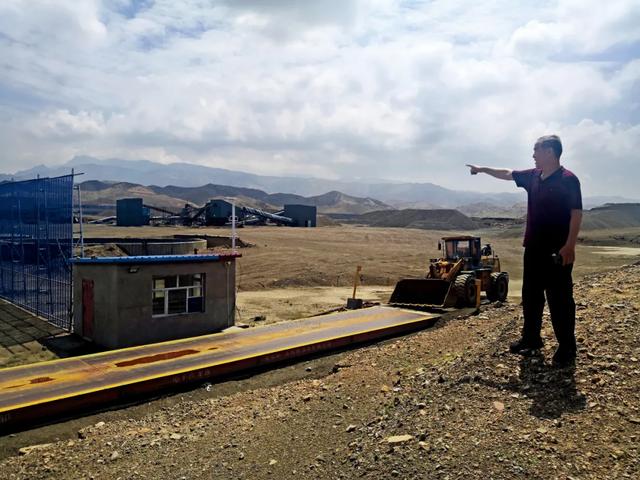 山东商报|从警30年的公安局长竟是黑社会老大！涉案14亿，17岁就进入公安局工作