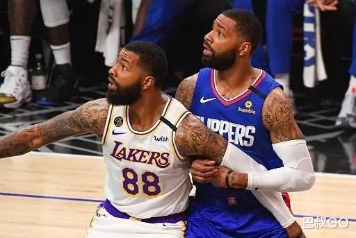 湖人队|命好啊！放弃430万联手老詹，季后赛49%+45%，他年薪要超级加倍了