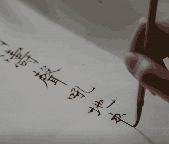 袁冰妍|忍了袁冰妍的颜值,忍了花千骨的造型,却忍不了女主握笔方式