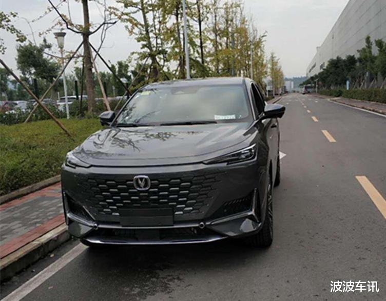 长安汽车|长安UNI-K无伪装实车亮相街头，外观很靓，内饰很有科技感