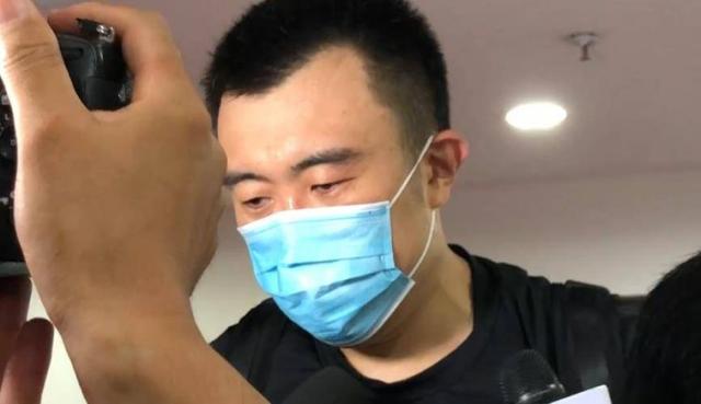 韩德君|CBA赛后，韩德君说：杜锋带过我，他用3个中锋轮流消耗我的体力