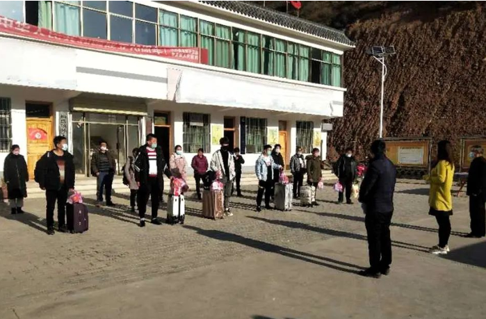 榆盘镇劳务输转凸显“经纪人+”模式