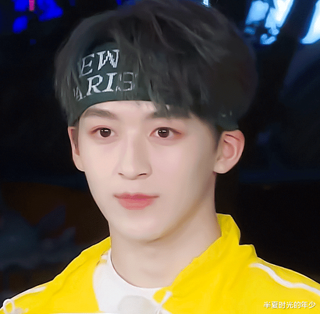 何洛洛|《奔跑吧》何洛洛“翻船”,当镜头故意放水中3秒,我看到了什么?