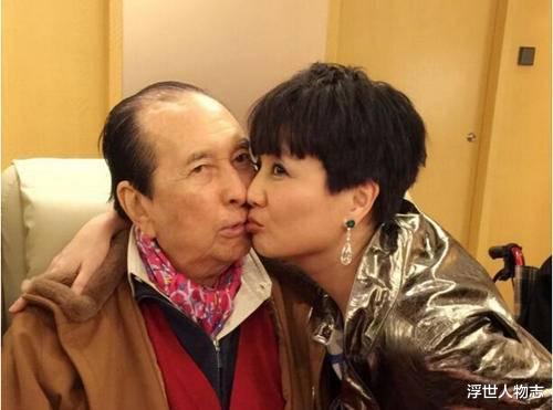 浮世人物志|赌王灵堂鲜花200万、棺木800万,何超琼200亿到手,在乎这点钱?