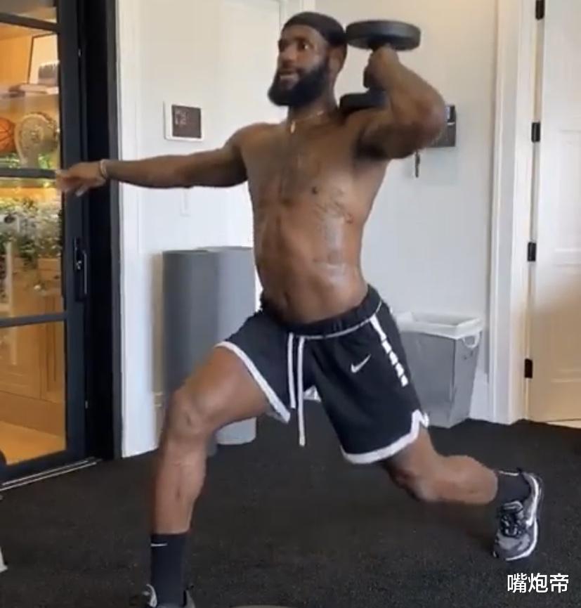 「勒布朗·詹姆斯」短短6小时詹皇一反常态，连发6条动态抢关注，他要和乔丹比比人气