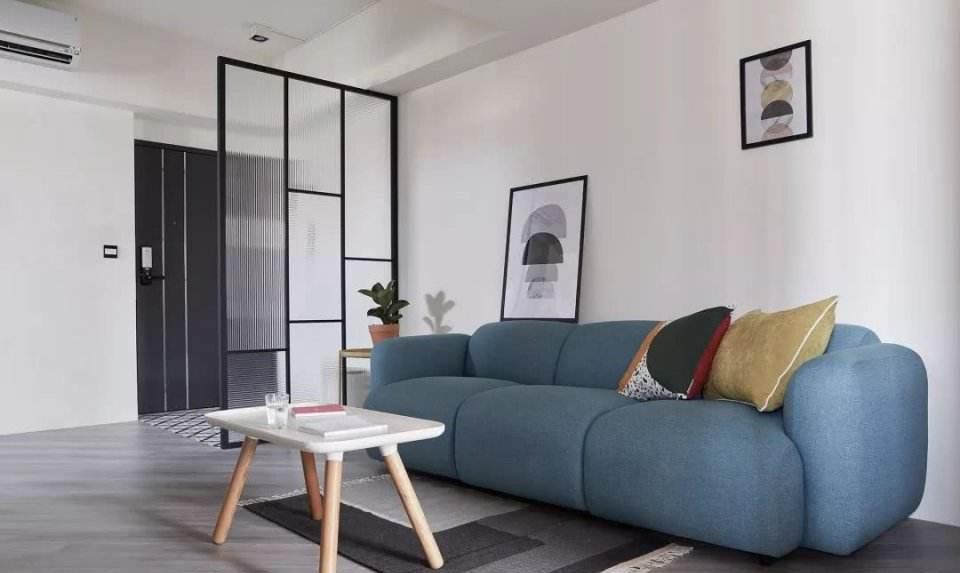 ：进门就是客厅和餐厅的户型，怎样设计玄关？