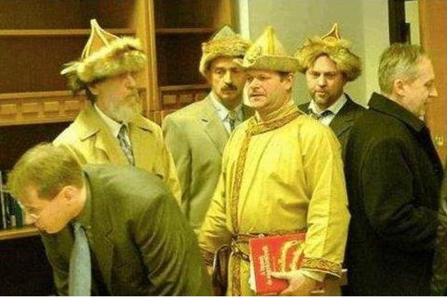 [康熙]历史上令人头痛的匈奴，今天演变成了哪个民族？走出国门难以分辨