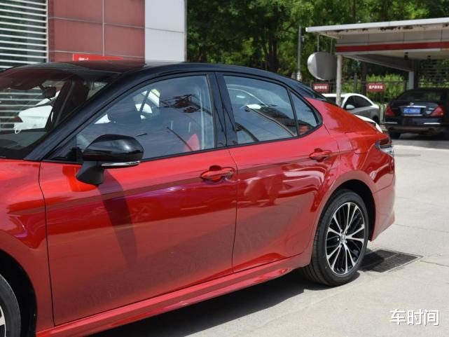 丰田凯美瑞|这日系车真牛，被200万车主力捧，一公里才3毛，十年开不坏