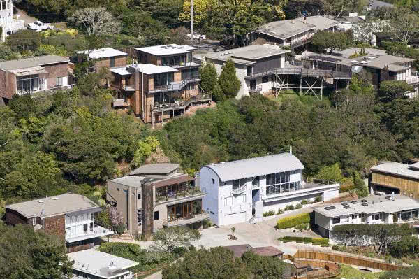 2020年农村一户多宅该怎么处理？专家：这两种情况合法，房屋不拆