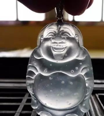 「文玩核桃」什么是翡翠挖水？翡翠挖水跟翡翠调水有什么区别？