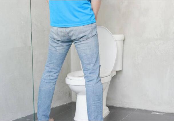 肾病|肾不好，小便知？医生提醒：4类人不妨多观察尿液，3种迹象要当心