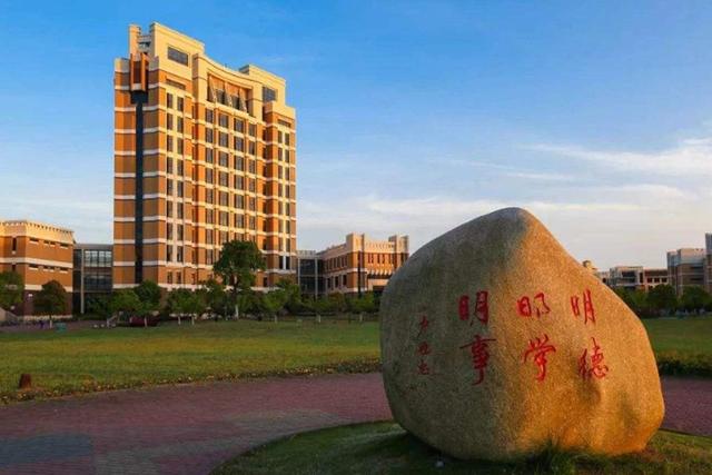 大学|超过二本线15分，是上很差的二本大学，还是选择“专升本”？