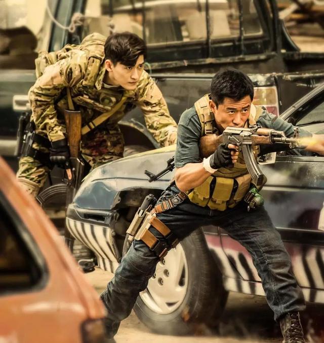 战狼2▲《战狼2》迫于压力删除的片段，影迷直呼：播出来票房能到60亿