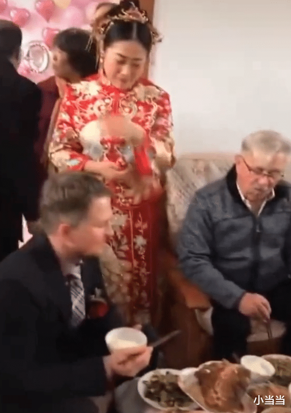 结婚|跨国恋结婚请了一桌老外亲戚，看到桌子上的饭菜，大家都愁了