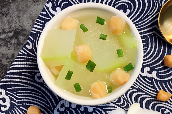 [冬瓜干贝汤]冬瓜和它是天生一对，多给家人喝此汤，补钙质，小肚子不鼓了