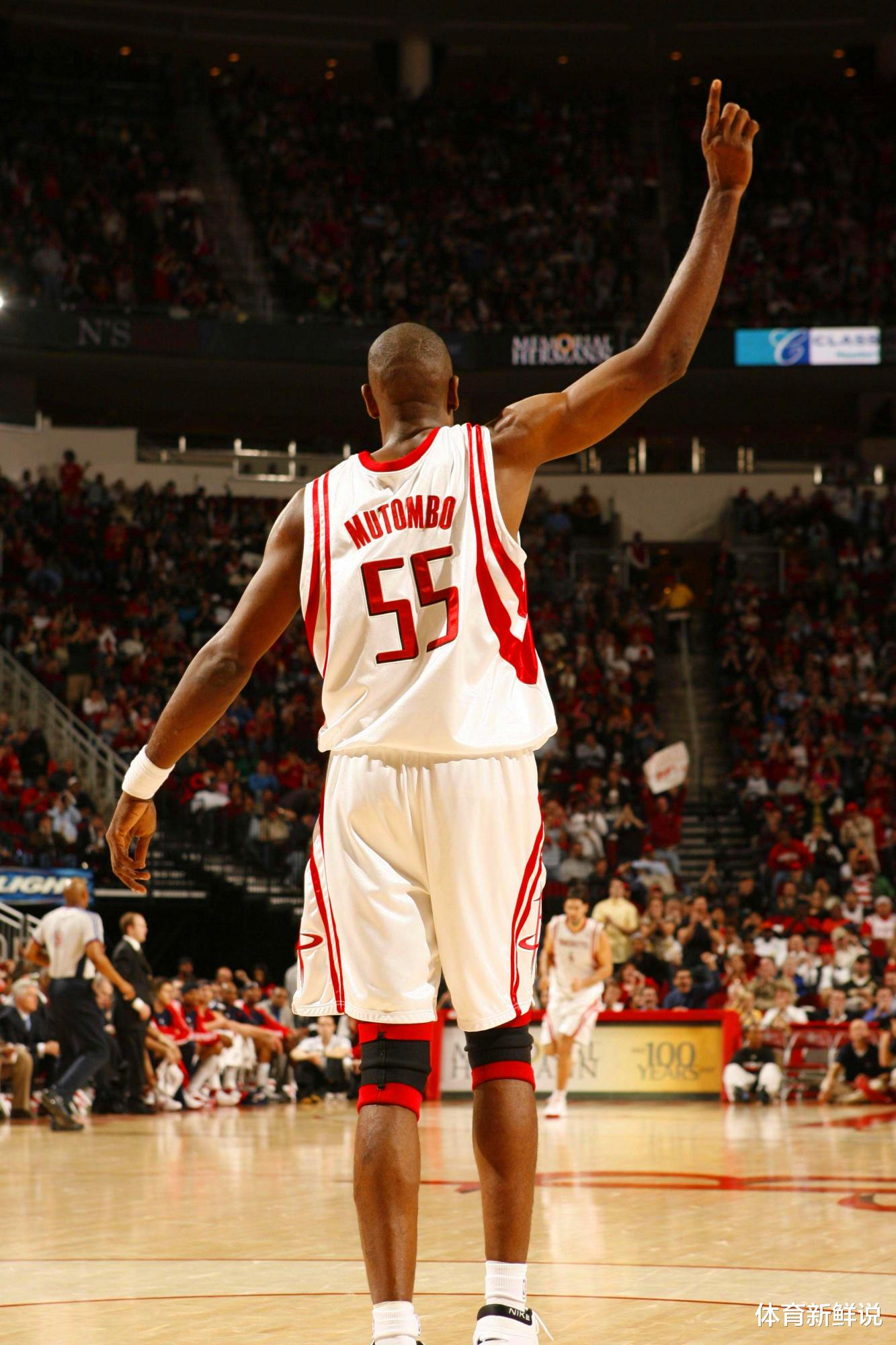 新疆男篮|姚明入选名人堂是哪三大咖牵线引荐?队友麦迪可就寒酸了