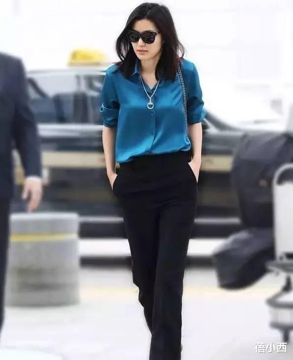 【西装】全智贤不愧是“时髦精”，浅绿色西装套装穿出高级感，气质无敌好