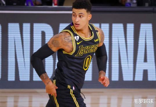 库兹马|湖人输球4大罪人被狠批，詹姆斯好兄弟：库兹马霍华德不配再出场