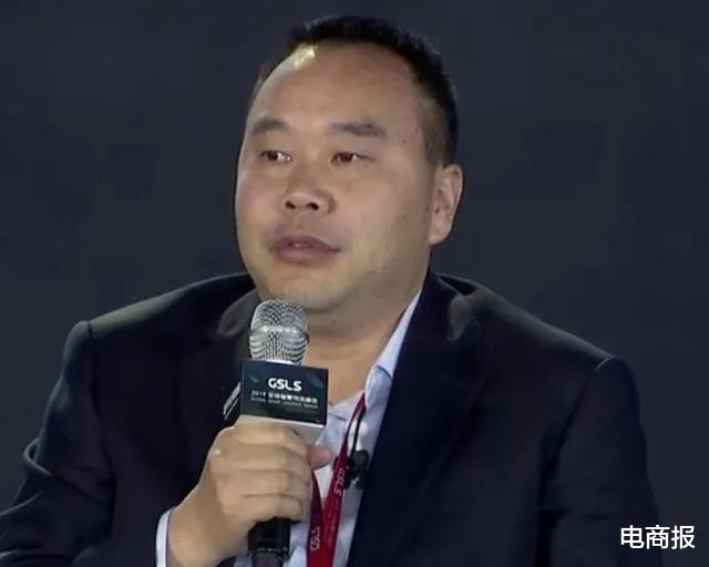 iPad|阿里物流AB面：A面指向顺丰，B面印着京东?