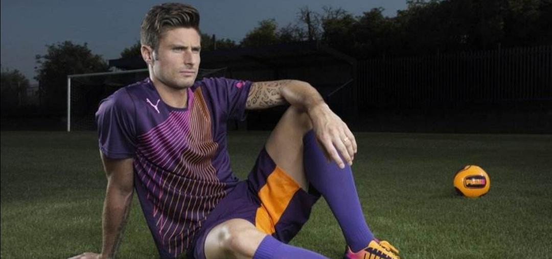 「科斯塔」足坛颜值高于球技的6位球星，最后一人被称为“盛世美颜”