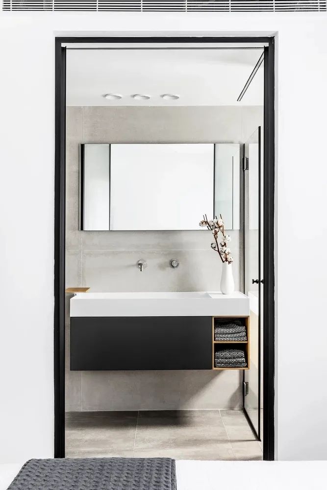 「」经典黑白+时尚跳色，时尚家居空间，看设计师如何玩出高级感！