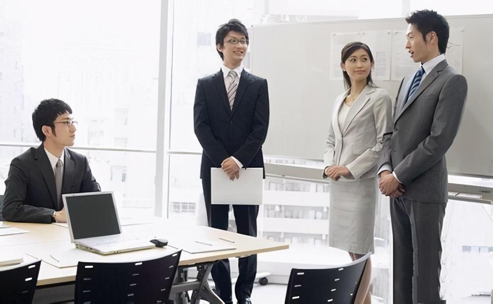 |当上司对你有三种形式的“关照”，不是提拔你，谨慎工作别入坑