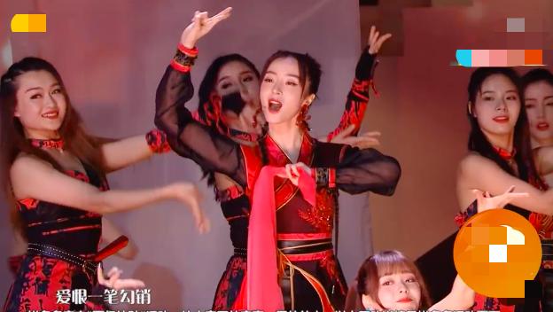 鞠婧祎|湖南晚会女星扎堆翻车？胡冰卿发际高被疑秃头，鞠婧祎鼻子再遭嘲
