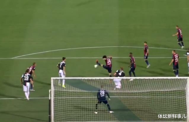 『迪巴拉』意甲火爆大冲突!双方13人乱作一团,C罗冲了上来,迪巴拉也急了