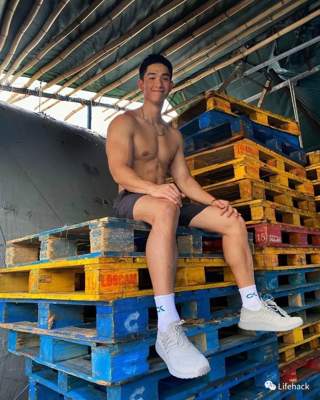 香港小姐|23岁港姐儿子引发舔屏，寸头肌肉简直不要太帅