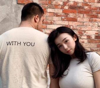 『卡戴珊』科比称她是最美的亚洲女性，身材不输卡戴珊，终于找到强壮的男友