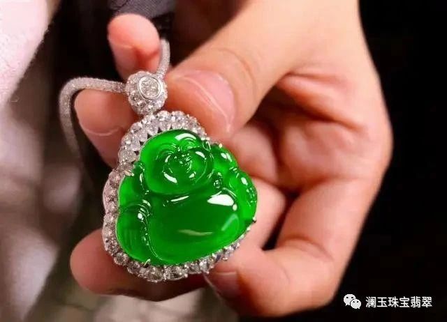 ##翡翠“够辣”是指翡翠有味道吗？！怎样的翡翠才能算“辣”