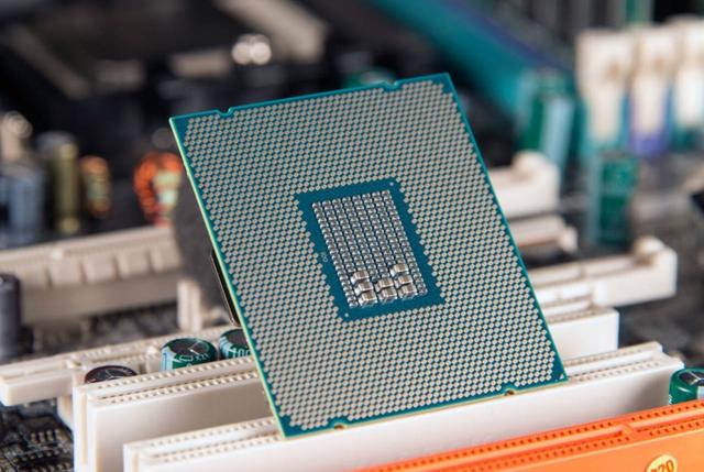 酷睿处理器|Intel九代酷睿大甩卖：全球商家降价清仓，国内最低6折