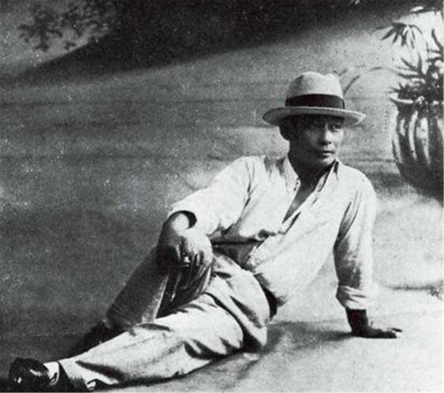 胡宗南：父亲去部队看望儿子：让你们军长出来！军长：不认识这老头！