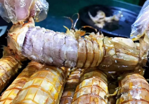 印度“超級蝦”泛濫成災，一隻重達2斤，白菜價賣到中國卻沒人買-圖2