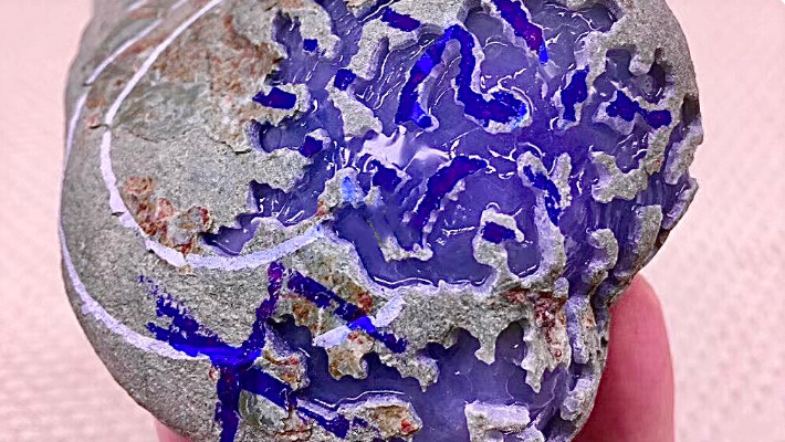 标王|缅甸翡翠公盘三大标王,个个拍出天价,最后一个切开傻眼了