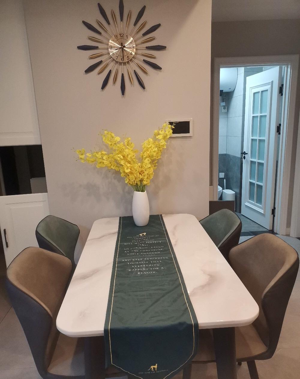 『』不懂装修别着急，看她家新房，非常简约，保洁做完真心耐看！