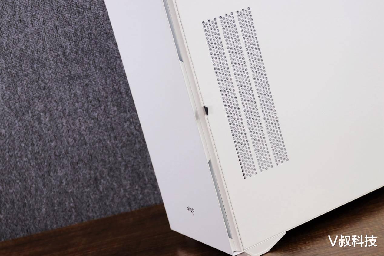 苏宁|适用 “简约型”，十代I7平台整装待发30篇一（机箱篇）