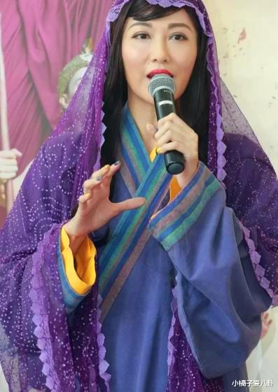 「整容」有种“毁容”叫李彩桦整容，近照曝光满脸玻尿酸，粉丝吓坏：你才35岁啊！