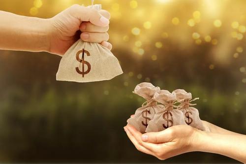 梦马创奇 快年底了，视频带货选什么比较合适？