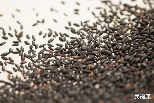 女孩|女人40岁后，体重为多少才标准？对照看下，也许你无需减肥