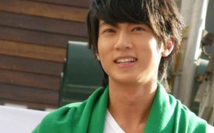 「吴尊」吴尊携老婆上综艺首秀，15年没办过婚礼，原因很现实