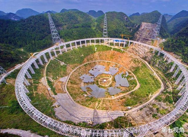 射电望远镜|曾经的“世界天眼”如今变成垃圾场，杂草丛生，究竟经历了什么？