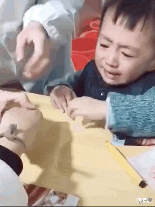 「邓超」邓超晒4岁女儿聊天记录暴露残酷真相:毁掉一个孩子有多容易?