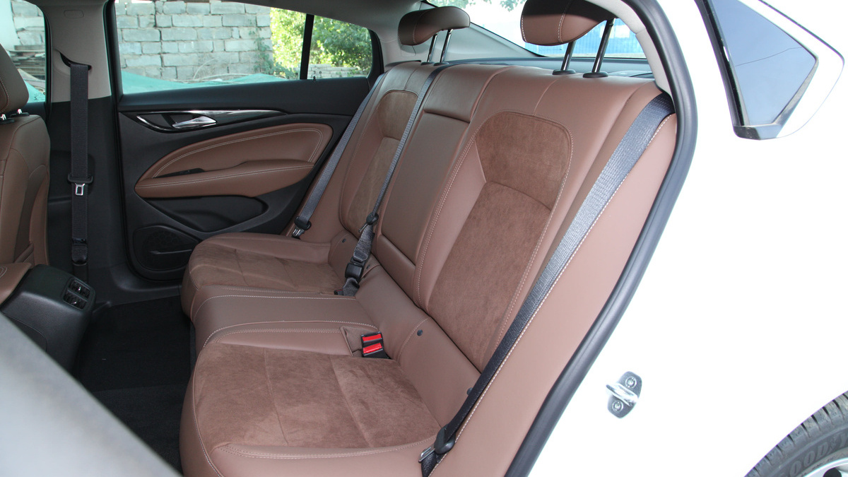 『别克君威』预算16万，先试大众速腾，再开别克君威，车主：买什么车心里有数了